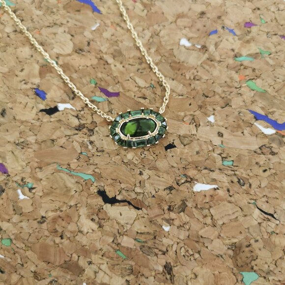 Kendra Scott Elisa Crystal Frame Gold Kelly Green Short Necklace accessories - Picture 4 of 4